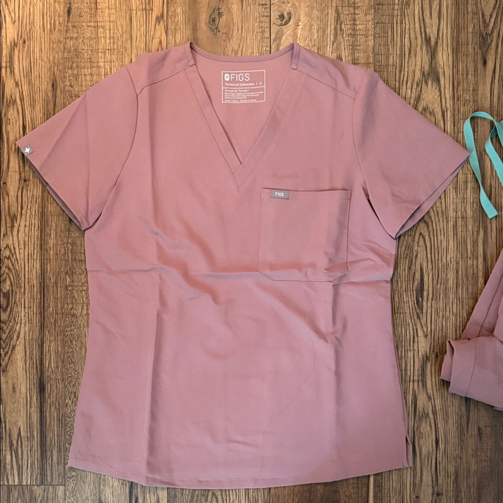 Figs Mauve Scrub Set with Teal Accents - Picture 2 of 5